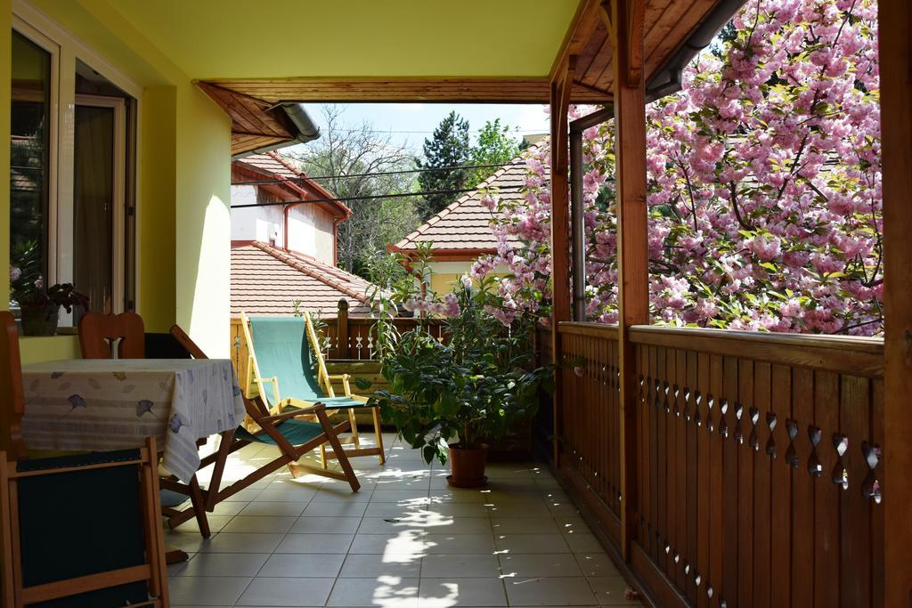 Szent Kristof Panzio Hotel Strigoniu Exterior foto
